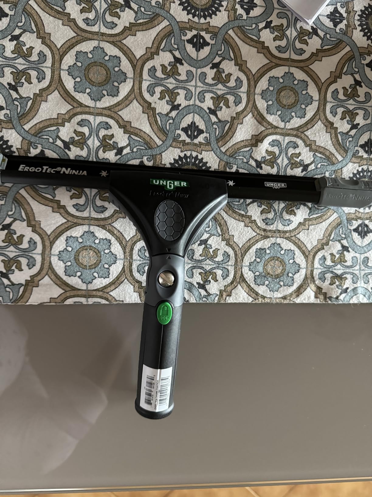 UNGER Black Series ErgoTec Ninja EN350 Fensterwischer 35 cm 40 Grad